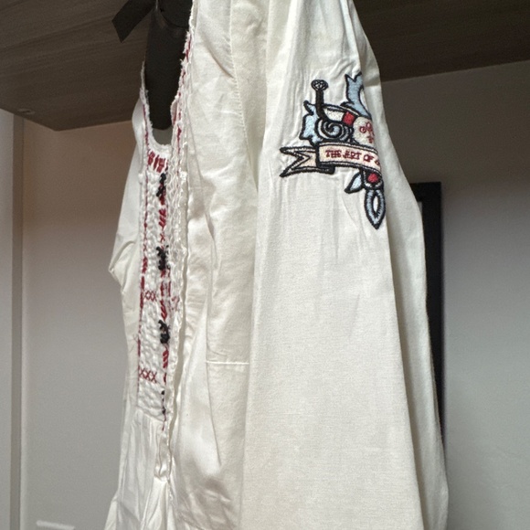 odd molly shirt/cover up. White with red, black and light blue embroidery - Picture 7 of 7